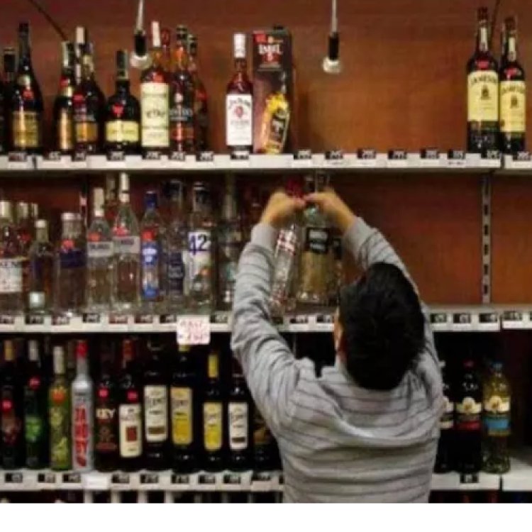 दिल्ली सरकार ने शराब के लाइसेंस प्राप्त परिसरों की निगरानी के लिए समितियों का किया गठन