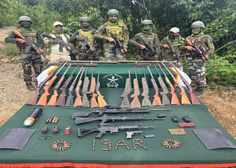 मणिपुर में आठ उग्रवादी गिरफ्तार, हथियार बरामद , शांति समझौते के बाद भी जारी अवैध गतिविधियां