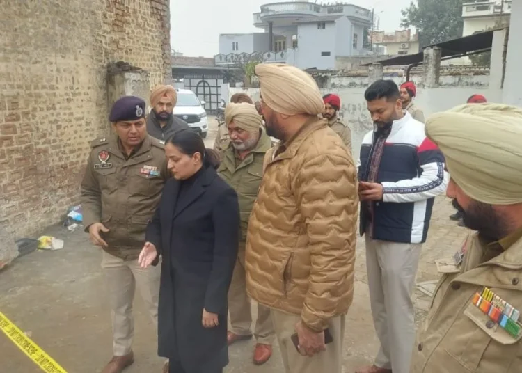 मोहाली में मुठभेड़ , औजला गांव में बंबीहा गैंग के गैंगस्टर और पुलिस के बीच गोलीबारी जारी