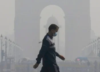 दिल्ली-एनसीआर में स्मॉग का कहर बरकरार, एक्यूआई ‘बेहद खराब’ स्तर पर, आप ने भाजपा पर डेटा हेरफेर का लगाया आरोप