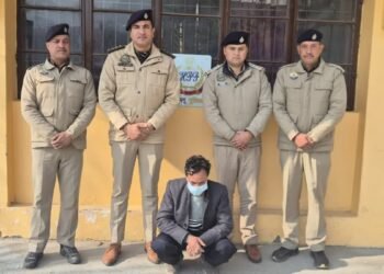 दो किलो चरस के साथ आरोपित गिरफ्तार