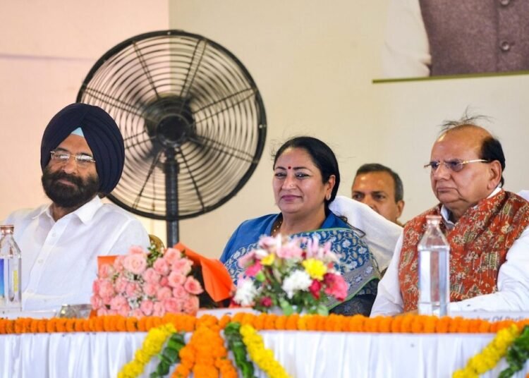 दिल्ली में बड़ा प्रशासनिक फेरबदल, संतोष डी वैद्य बने गृह विभाग के प्रधान सचिव