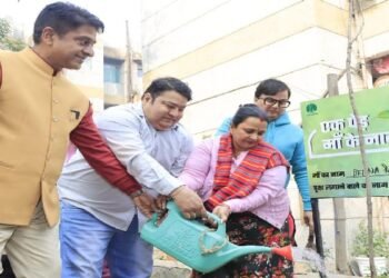 एनडीएमसी उपाध्यक्ष ने सरोजिनी नगर में किया पौधारोपण