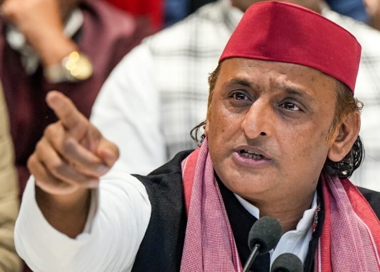 भाजपा के इशारे पर फार्म 7 भरवाकर पीडीए के काटे जा रहे वोट : अखिलेश यादव