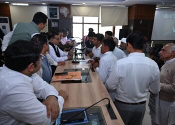 शिविर में आठ शिकायतों की सुनवाई हुई