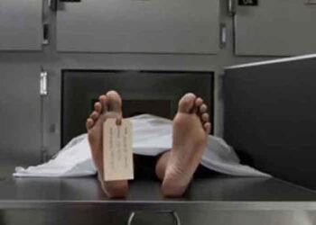 बाहरी दिल्ली के एमडीसी स्कूल परिसर से चौकीदार का जला हुआ शव मिला