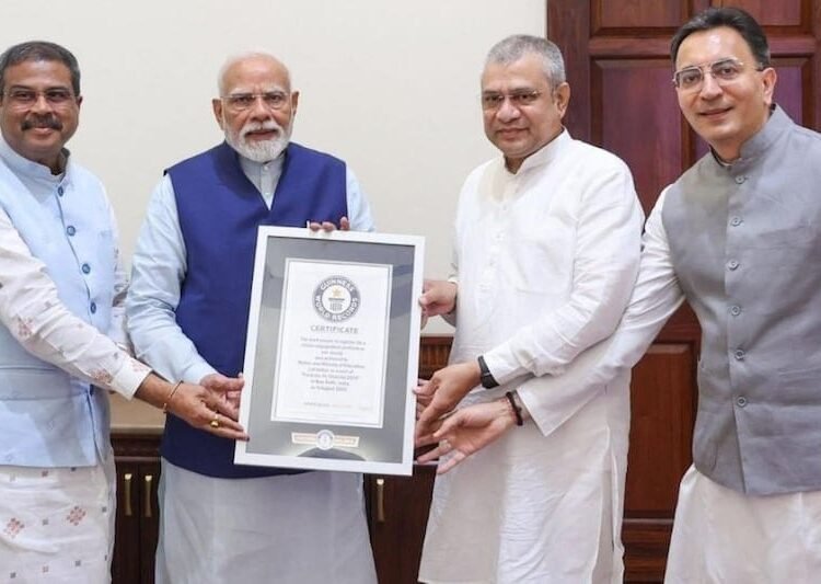 प्रधानमंत्री ने एक ही परियोजना का कई बार उद्घाटन कर विश्व रिकॉर्ड बनाया : सौरभ