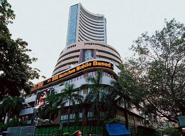 अमेरिका-ईरान के बीच तनाव बढ़ने से सेंसेक्स 1,236 अंक लुढ़का