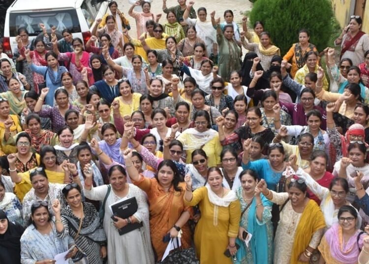 उत्तर प्रदेशीय प्राथमिक शिक्षक संघ ने टीईटी अनिवार्यता के खिलाफ बनाई रणनीति