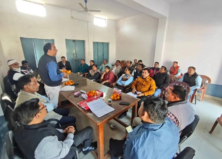 उत्तर प्रदेशीय प्राथमिक शिक्षक संघ ने टीईटी अनिवार्यता के खिलाफ बनाई रणनीति